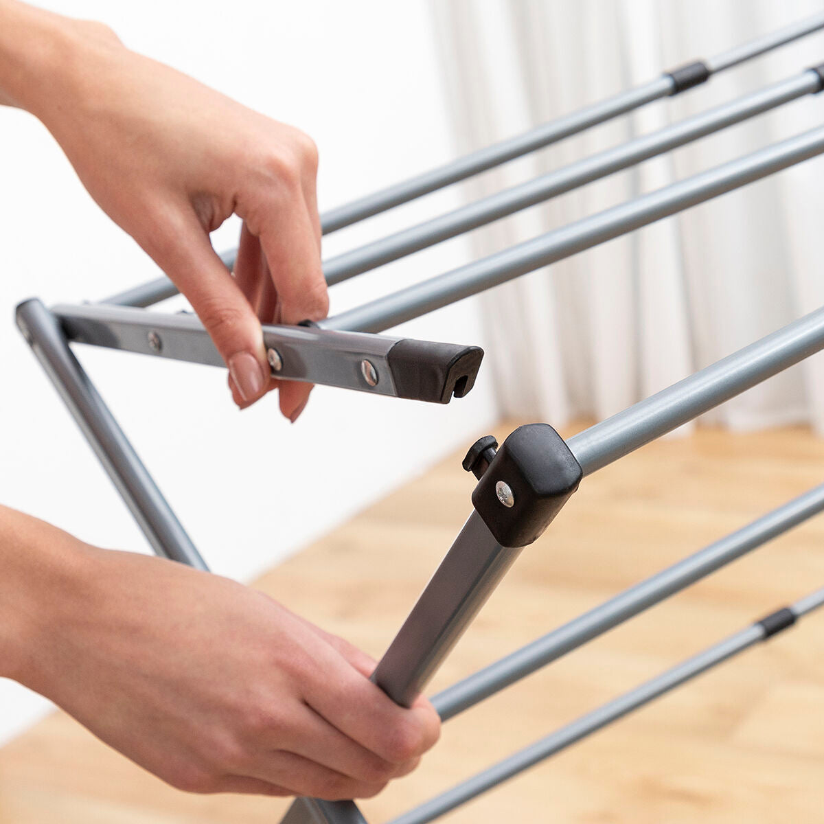 Innovagoods Zusammenklappbarer Und Ausziehbarer Metall-Wäscheständer Mit 3 Höhenstufen Cloxy Innovagoods 11 Stangen